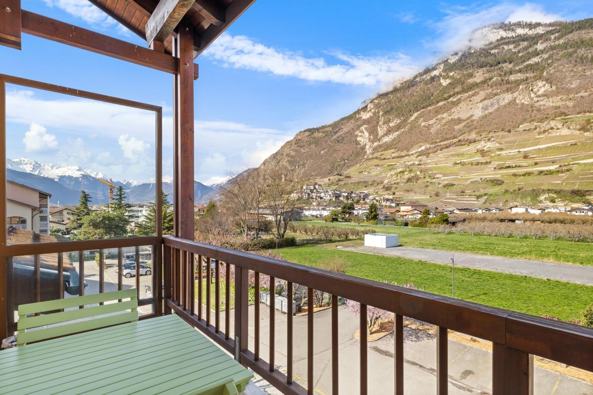Duplex Cosy Aux Bains De Saillon Appartement Buitenkant foto