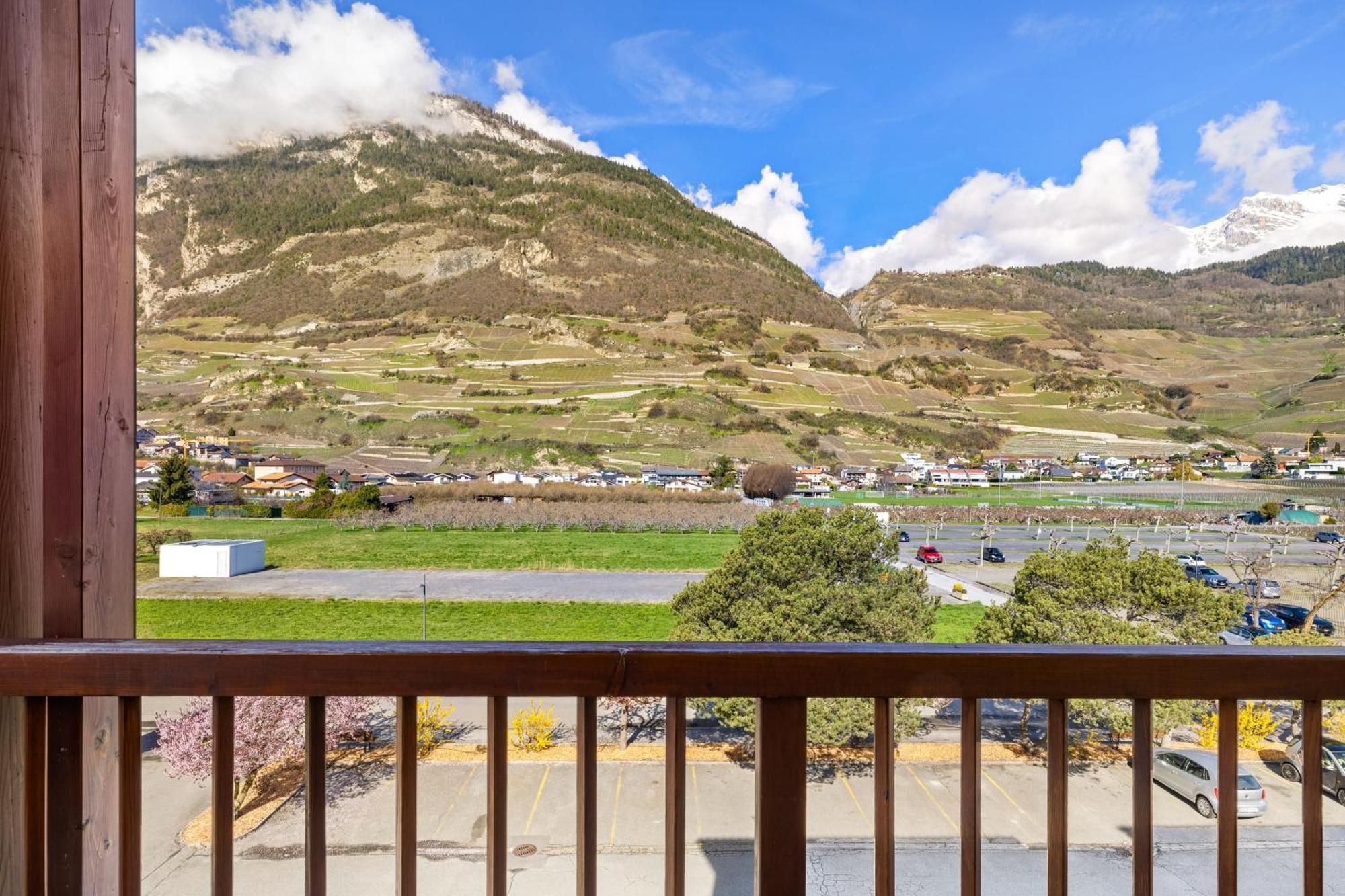 Duplex Cosy Aux Bains De Saillon Appartement Buitenkant foto