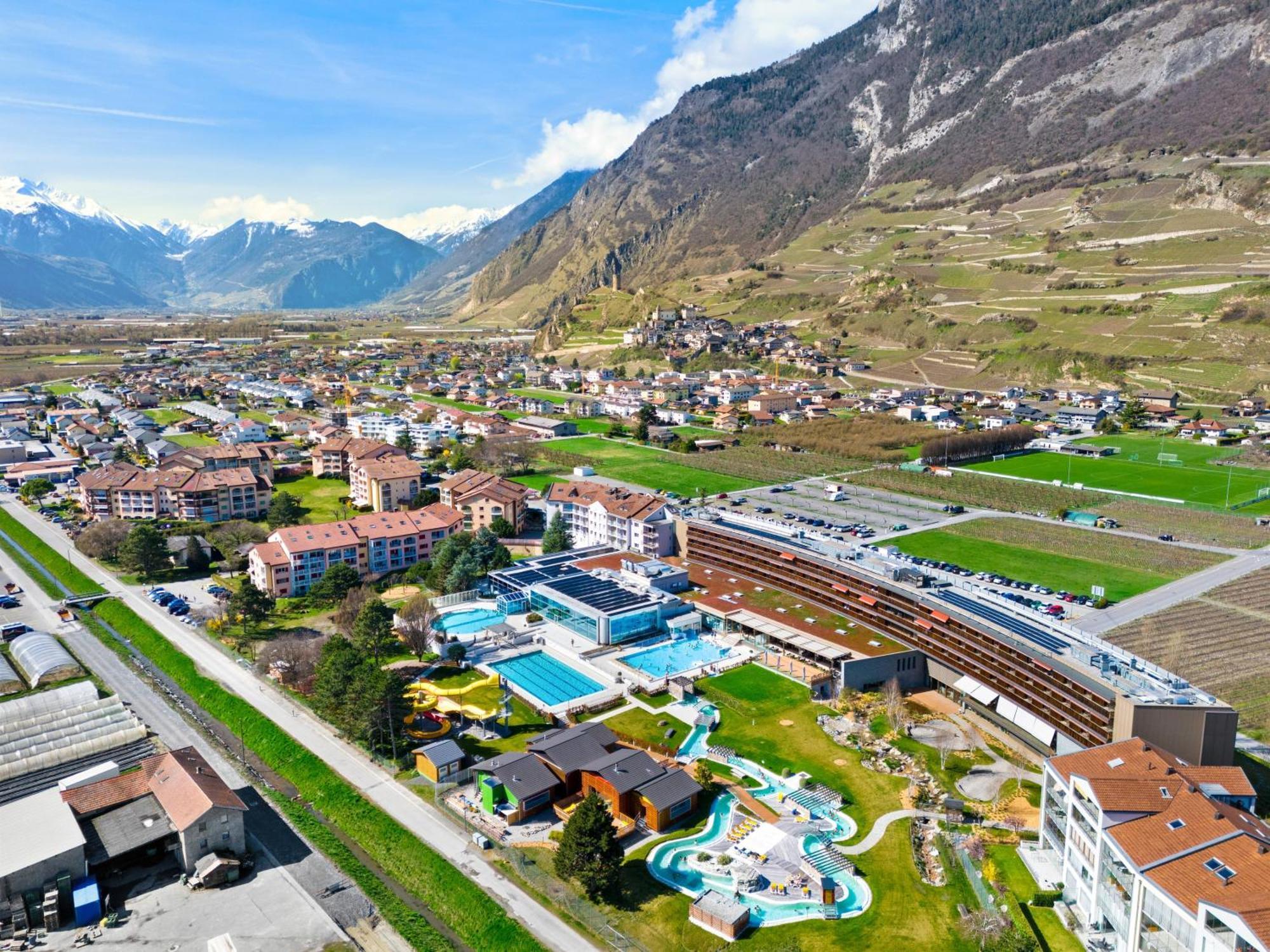Duplex Cosy Aux Bains De Saillon Appartement Buitenkant foto